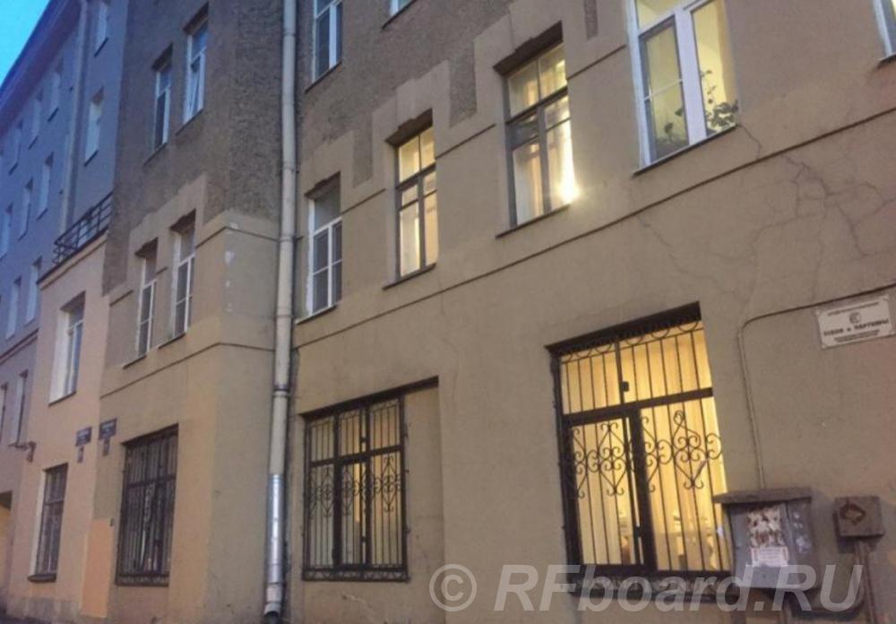 Сдается комната 123 м2, 1/5 эт. в > 6-ком. кв,.  Санкт-Петербург